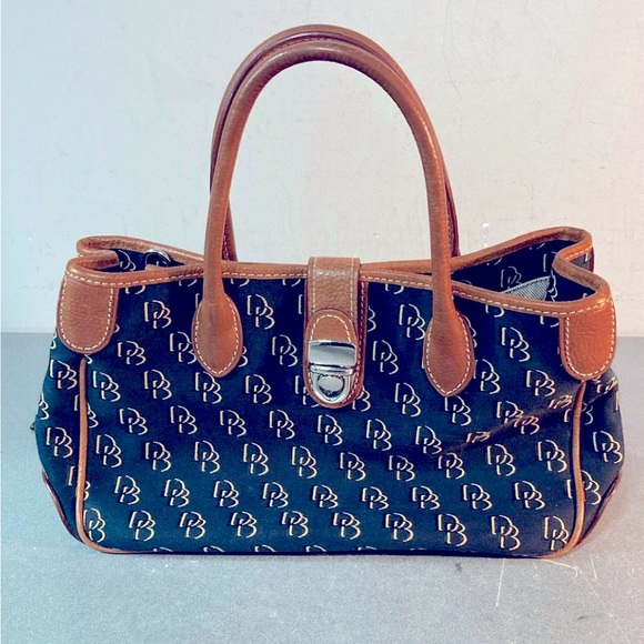 Dooney and Bourke Monogram Hand/Crossbody Bag w/ Wristlet-2 pieces EUC - Picture 2 of 14